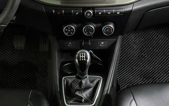 Lada (ВАЗ) Vesta 1.60 механика, фото №1